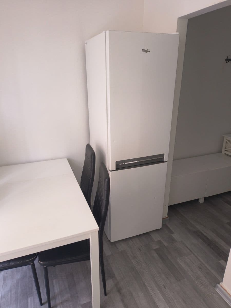Prenájom bytu 1-izbový 38 m², Seifertova, Praha, Praha Prenájom bytu 1-izbový 38 m², Seifertova, Praha, Praha