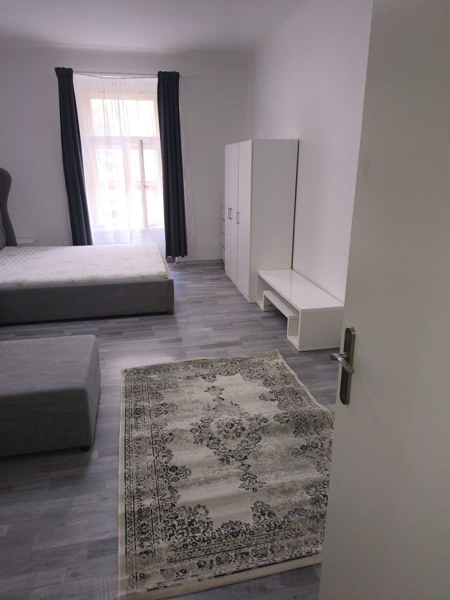 Prenájom bytu 1-izbový 38 m², Seifertova, Praha, Praha Prenájom bytu 1-izbový 38 m², Seifertova, Praha, Praha