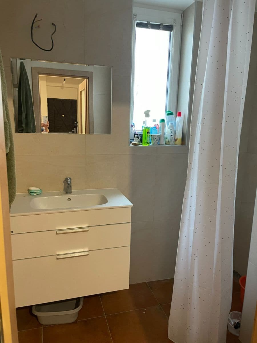 Prenájom bytu 3-izbový 24 m², Volyňská, Praha, Praha Prenájom bytu 3-izbový 24 m², Volyňská, Praha, Praha