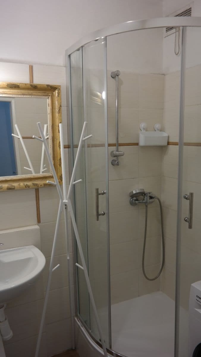 Prenájom bytu 3-izbový 70 m², K Lánu, Praha, Praha Prenájom bytu 3-izbový 70 m², K Lánu, Praha, Praha