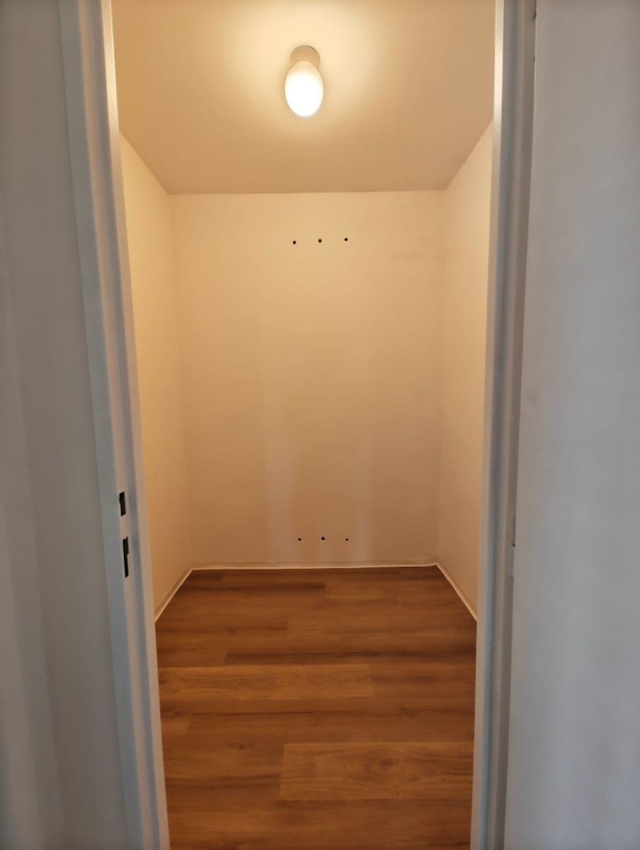 Prenájom bytu 3-izbový 66 m², Bedřichovská, Praha, Praha Prenájom bytu 3-izbový 66 m², Bedřichovská, Praha, Praha