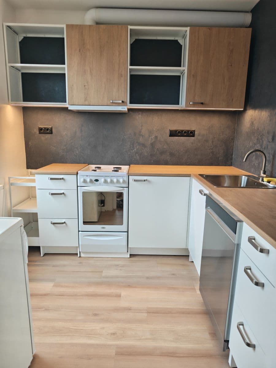 Prenájom bytu 3-izbový 66 m², Bedřichovská, Praha, Praha Prenájom bytu 3-izbový 66 m², Bedřichovská, Praha, Praha