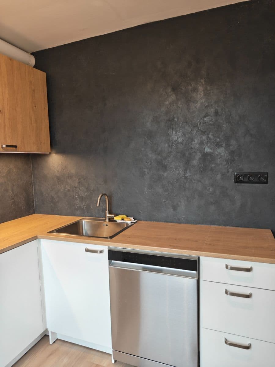 Prenájom bytu 3-izbový 66 m², Bedřichovská, Praha, Praha Prenájom bytu 3-izbový 66 m², Bedřichovská, Praha, Praha