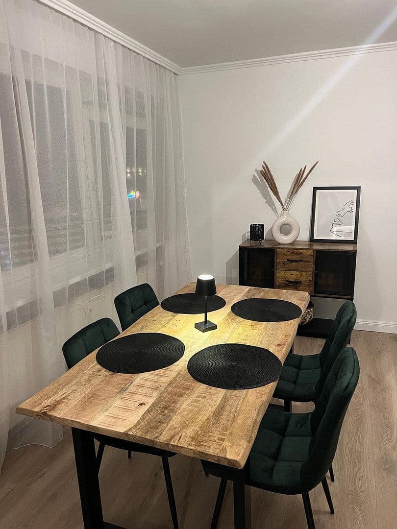 Prenájom bytu 2-izbový 70 m², Frankfurterstraße 30, Wiesbaden, Hesensko Prenájom bytu 2-izbový 70 m², Frankfurterstraße 30, Wiesbaden, Hesensko