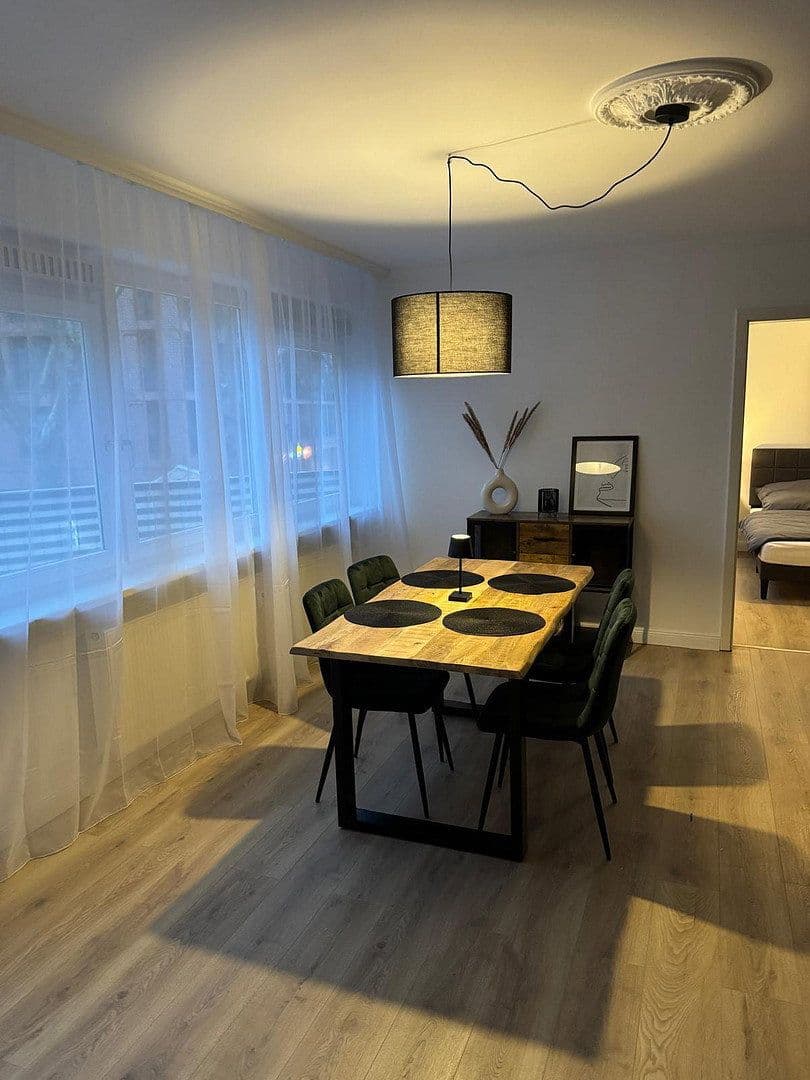 Prenájom bytu 2-izbový 70 m², Frankfurterstraße 30, Wiesbaden, Hesensko Prenájom bytu 2-izbový 70 m², Frankfurterstraße 30, Wiesbaden, Hesensko