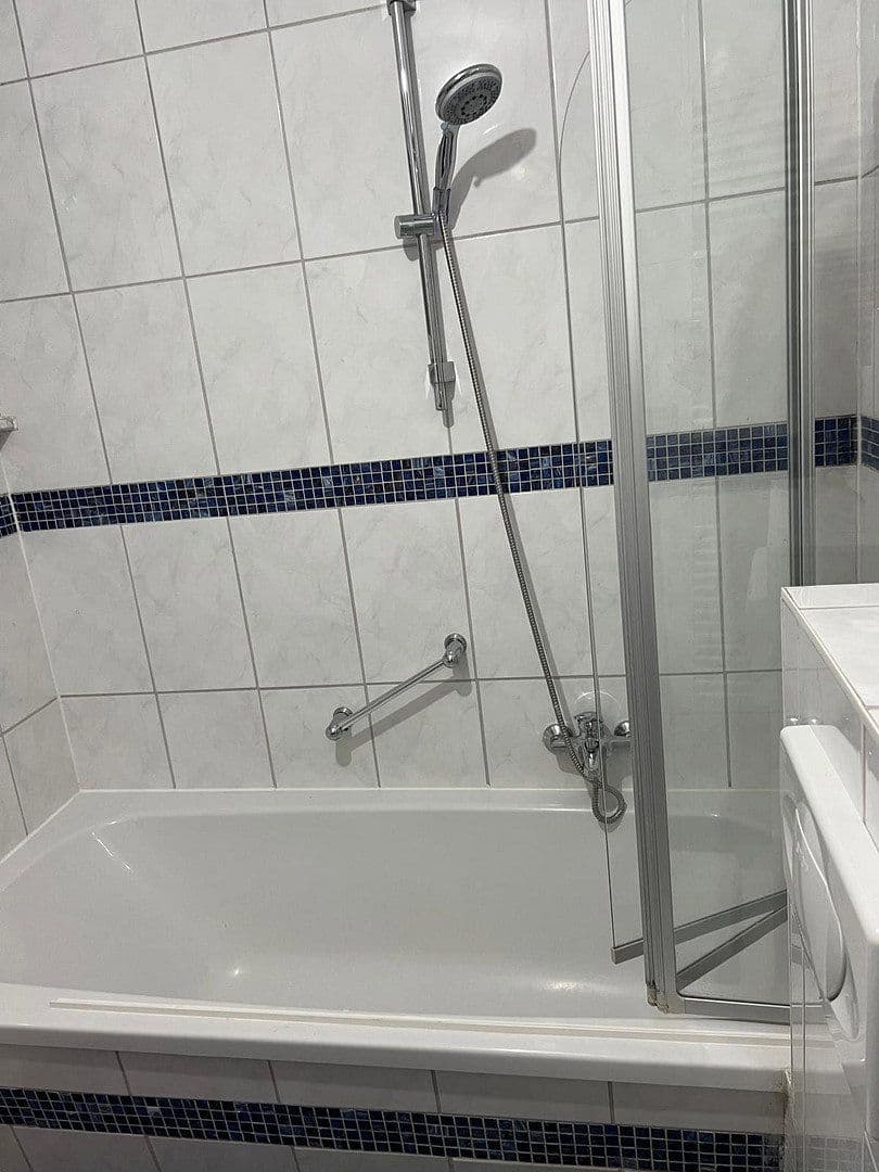 Prenájom bytu 2-izbový 70 m², Frankfurterstraße 30, Wiesbaden, Hesensko Prenájom bytu 2-izbový 70 m², Frankfurterstraße 30, Wiesbaden, Hesensko
