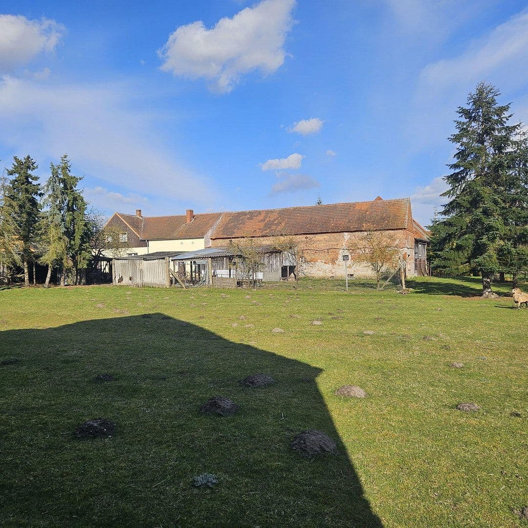 Predaj domu 150 m², pozemok 5.000 m², Dorfstraße 15, Jerichow, Sasko-Anhaltsko Predaj domu 150 m², pozemok 5.000 m², Dorfstraße 15, Jerichow, Sasko-Anhaltsko