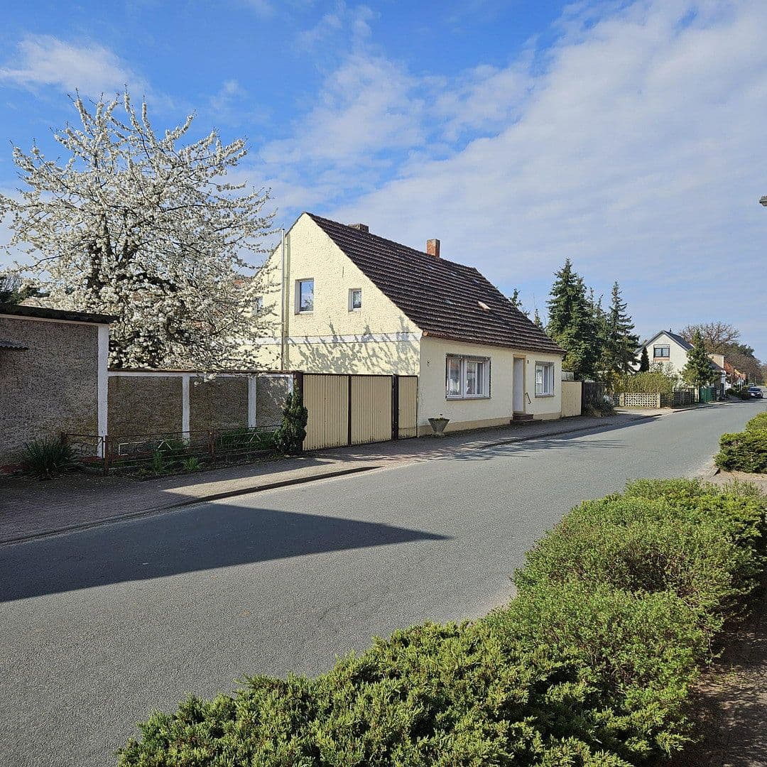 Predaj domu 150 m², pozemok 5.000 m², Dorfstraße 15, Jerichow, Sasko-Anhaltsko Predaj domu 150 m², pozemok 5.000 m², Dorfstraße 15, Jerichow, Sasko-Anhaltsko