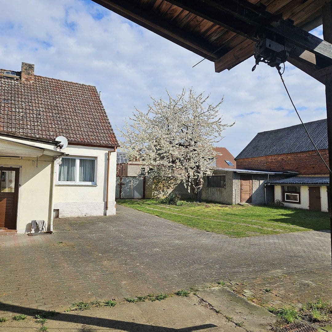 Predaj domu 150 m², pozemok 5.000 m², Dorfstraße 15, Jerichow, Sasko-Anhaltsko Predaj domu 150 m², pozemok 5.000 m², Dorfstraße 15, Jerichow, Sasko-Anhaltsko