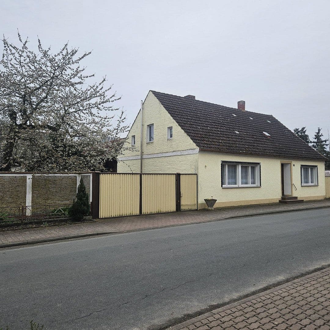 Predaj domu 150 m², pozemok 5.000 m², Dorfstraße 15, Jerichow, Sasko-Anhaltsko Predaj domu 150 m², pozemok 5.000 m², Dorfstraße 15, Jerichow, Sasko-Anhaltsko