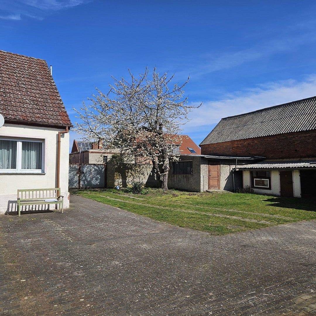 Predaj domu 150 m², pozemok 5.000 m², Dorfstraße 15, Jerichow, Sasko-Anhaltsko Predaj domu 150 m², pozemok 5.000 m², Dorfstraße 15, Jerichow, Sasko-Anhaltsko