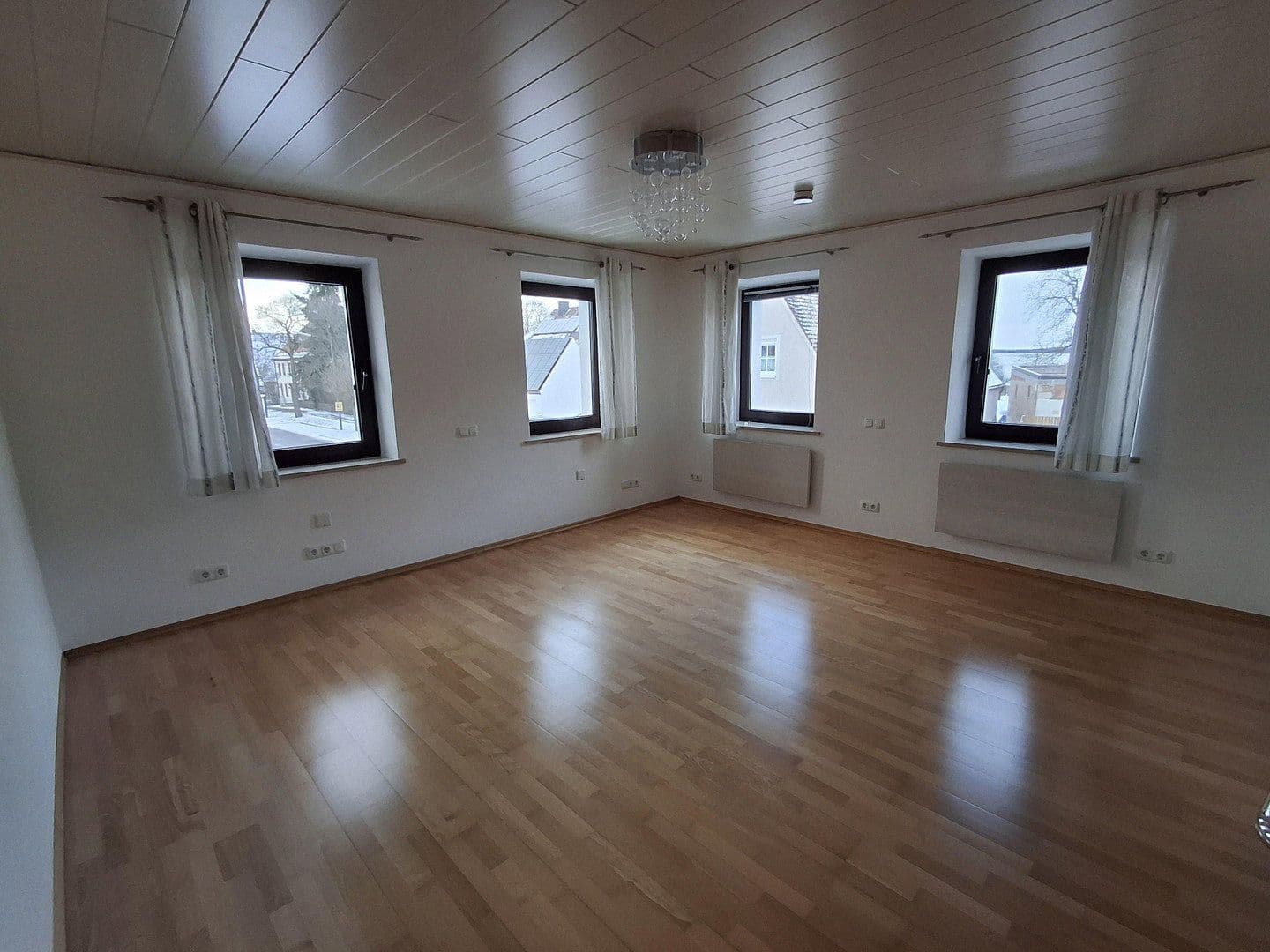 Predaj domu 159 m², pozemok 300 m², Dorfstr. 52, Haundorf, Bavorsko Predaj domu 159 m², pozemok 300 m², Dorfstr. 52, Haundorf, Bavorsko