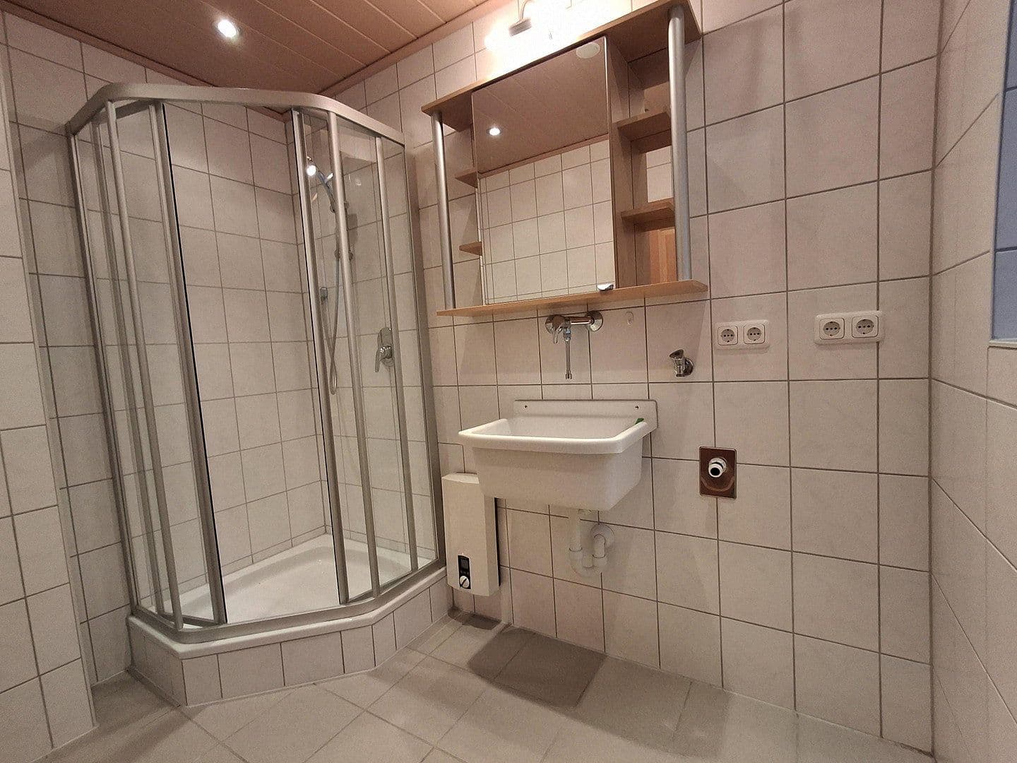 Predaj domu 159 m², pozemok 300 m², Dorfstr. 52, Haundorf, Bavorsko Predaj domu 159 m², pozemok 300 m², Dorfstr. 52, Haundorf, Bavorsko