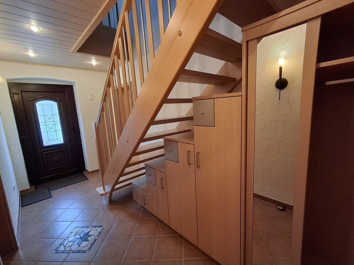 Predaj domu 159 m², pozemok 300 m², Dorfstr. 52, Haundorf, Bavorsko Predaj domu 159 m², pozemok 300 m², Dorfstr. 52, Haundorf, Bavorsko