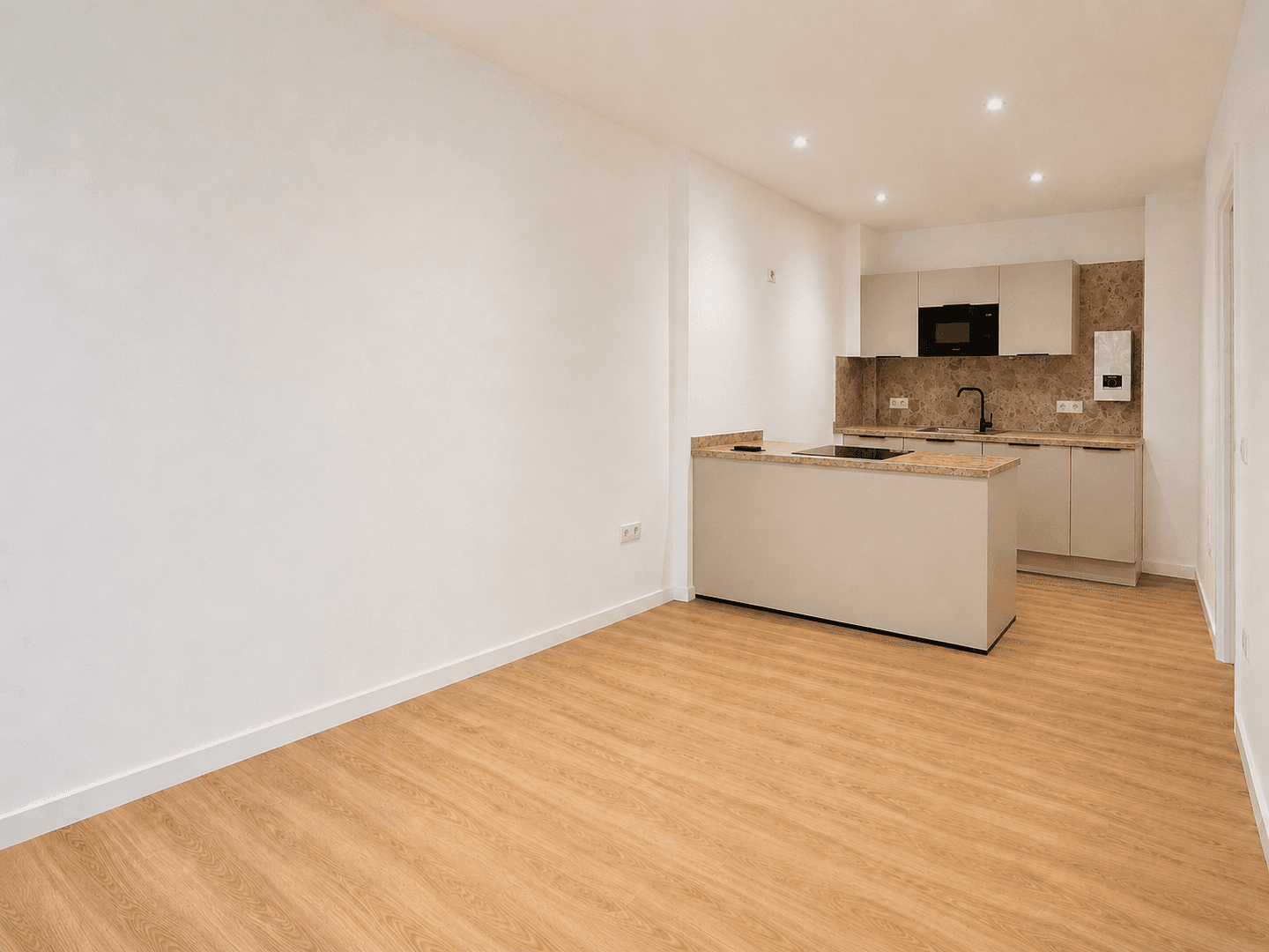 Prenájom bytu 2-izbový 50 m², Zimmerstraße 7, Düsseldorf, Severné Porýnie - Westfálsko Prenájom bytu 2-izbový 50 m², Zimmerstraße 7, Düsseldorf, Severné Porýnie - Westfálsko