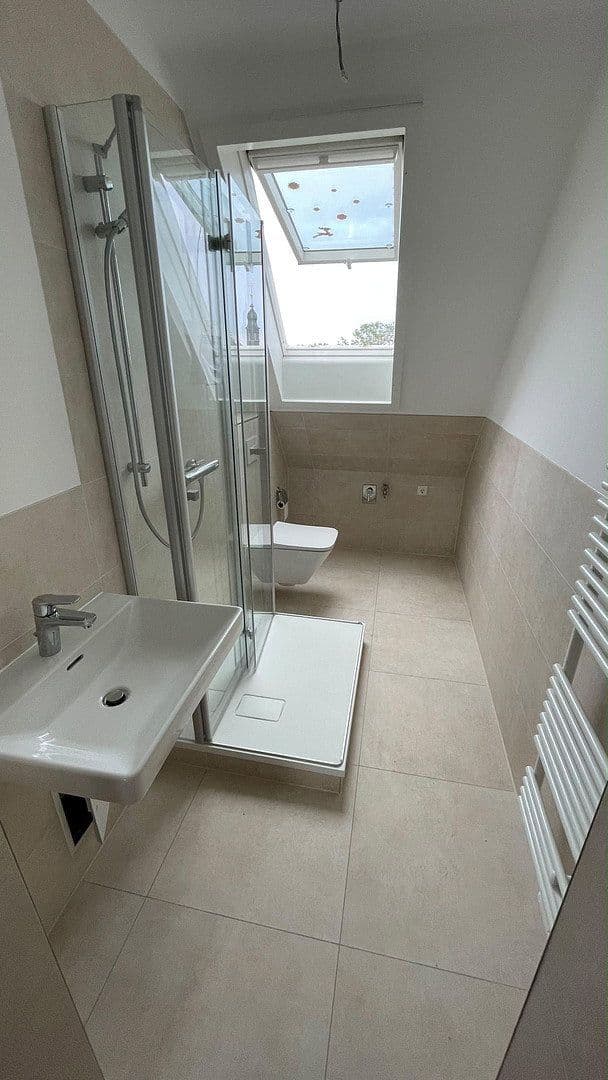 Prenájom bytu 3-izbový 64 m², Langenbernsdorf, Sasko Prenájom bytu 3-izbový 64 m², Langenbernsdorf, Sasko