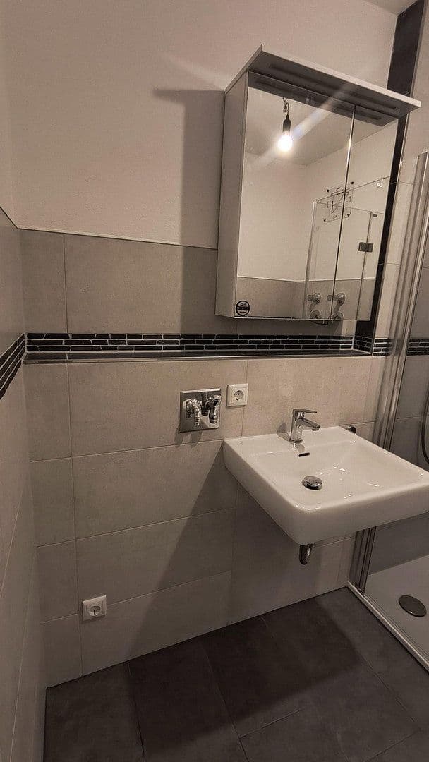 Prenájom bytu 1-izbový 35 m², Charles-von-Lindbergh-Straße 8 , 93049 Regensburg, Regensburg, Bavorsko Prenájom bytu 1-izbový 35 m², Charles-von-Lindbergh-Straße 8 , 93049 Regensburg, Regensburg, Bavorsko