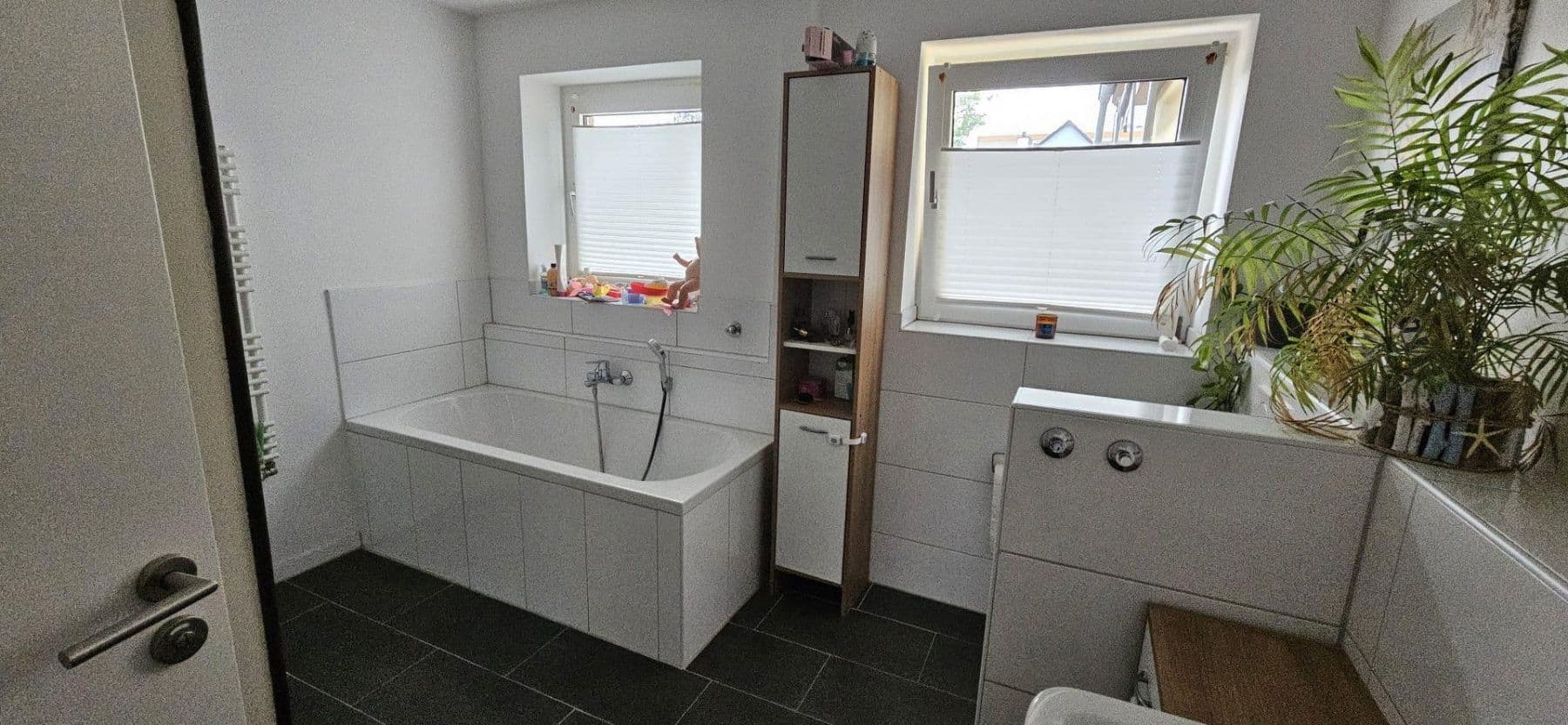 Prenájom bytu 4-izbový 104 m², Hauptstr. 223, Heiligenhaus, Severné Porýnie - Westfálsko Prenájom bytu 4-izbový 104 m², Hauptstr. 223, Heiligenhaus, Severné Porýnie - Westfálsko