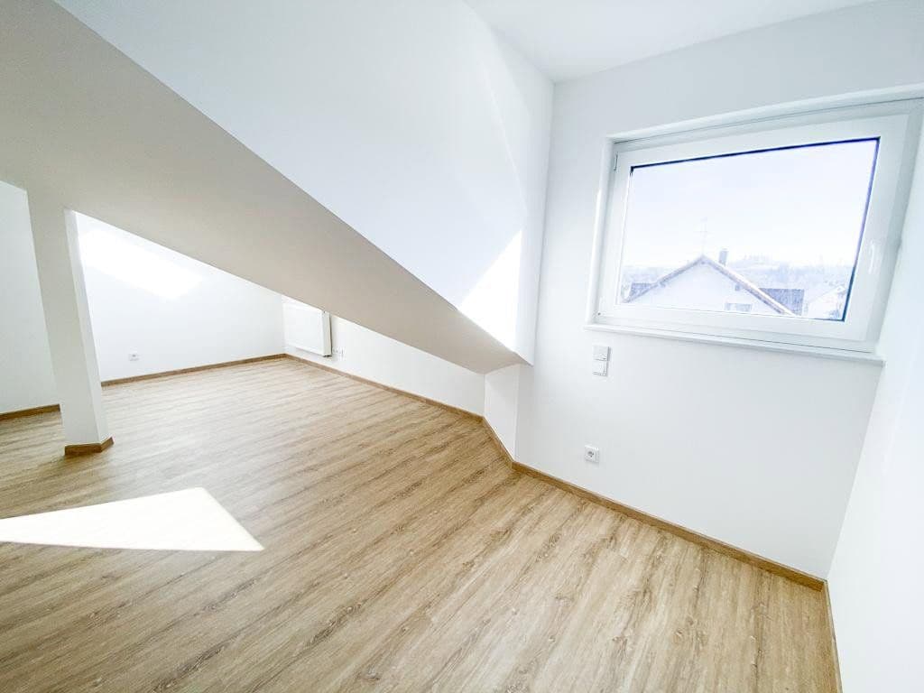 Prenájom bytu 3-izbový 91 m², Goethestr. 18, Bingen, Bádensko-Wurttembersko Prenájom bytu 3-izbový 91 m², Goethestr. 18, Bingen, Bádensko-Wurttembersko