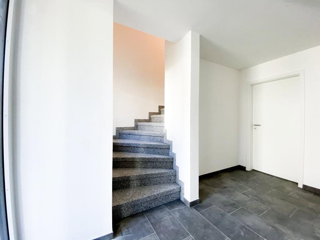 Prenájom bytu 3-izbový 91 m², Goethestr. 18, Bingen, Bádensko-Wurttembersko Prenájom bytu 3-izbový 91 m², Goethestr. 18, Bingen, Bádensko-Wurttembersko
