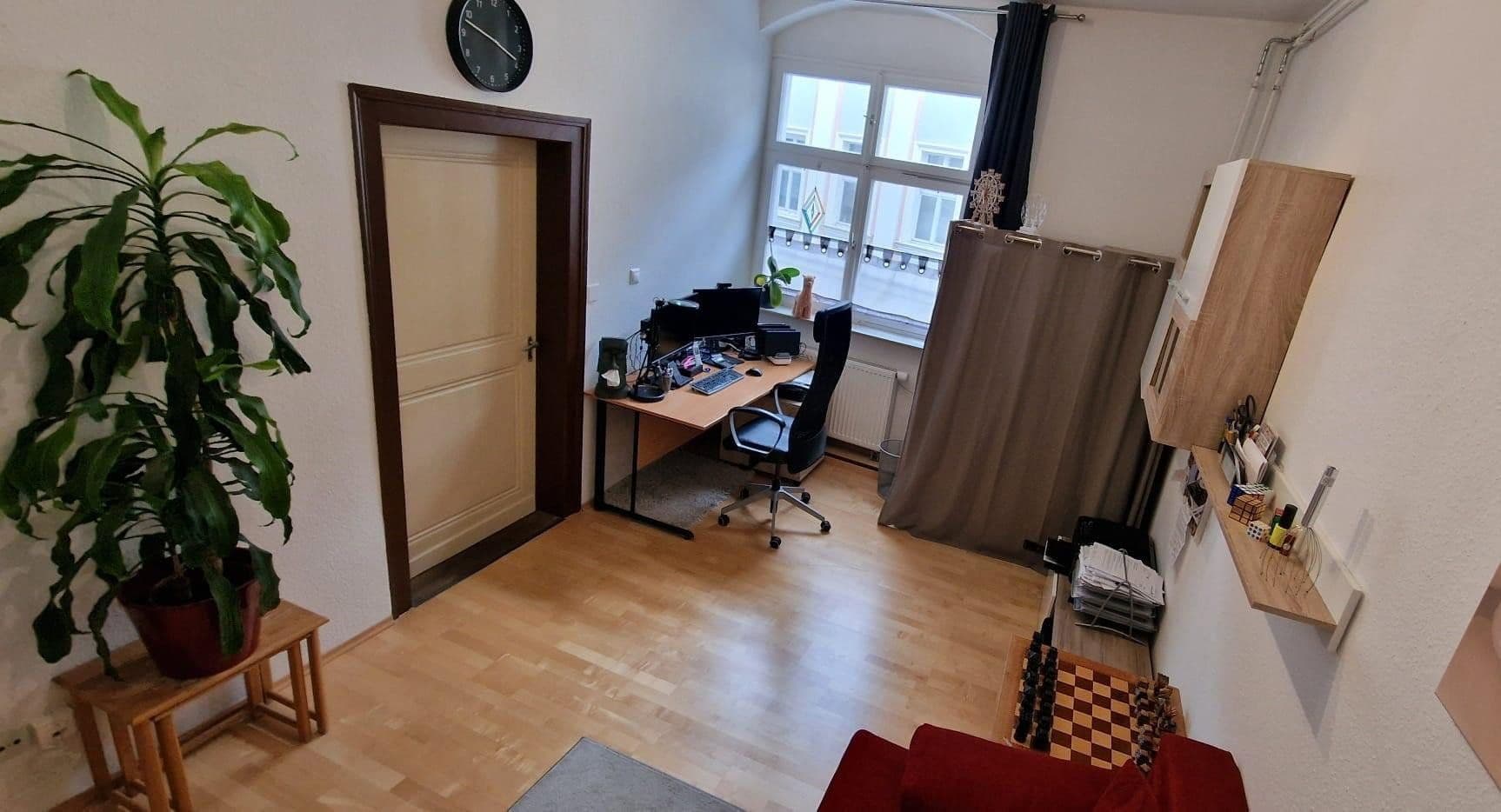 Prenájom bytu 5-izbový 176 m², Ansbach, Bavorsko Prenájom bytu 5-izbový 176 m², Ansbach, Bavorsko