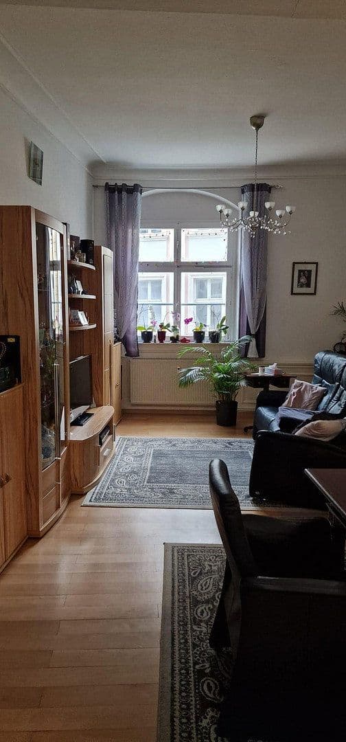 Prenájom bytu 5-izbový 176 m², Ansbach, Bavorsko Prenájom bytu 5-izbový 176 m², Ansbach, Bavorsko