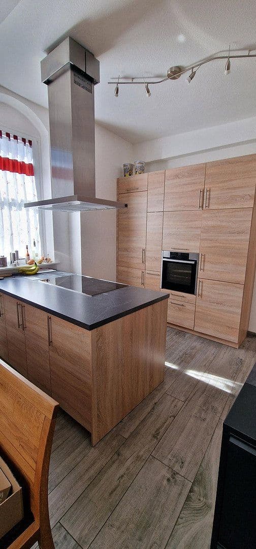 Prenájom bytu 5-izbový 176 m², Ansbach, Bavorsko Prenájom bytu 5-izbový 176 m², Ansbach, Bavorsko