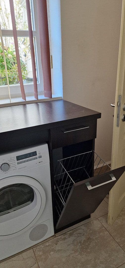 Prenájom bytu 5-izbový 176 m², Ansbach, Bavorsko Prenájom bytu 5-izbový 176 m², Ansbach, Bavorsko