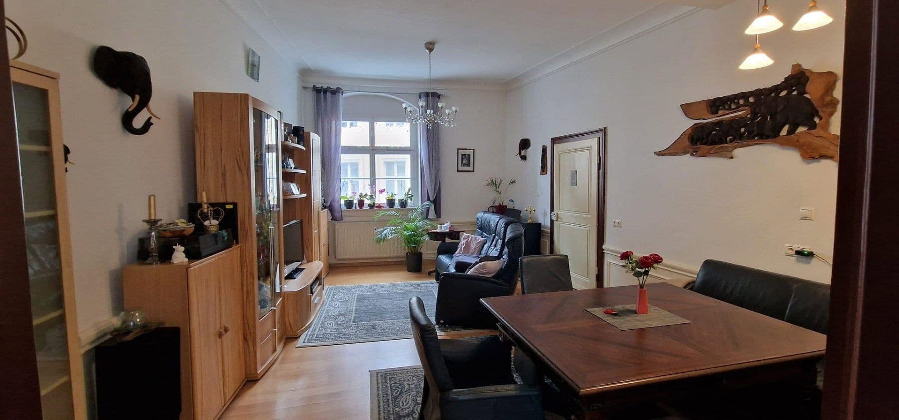 Prenájom bytu 5-izbový 176 m², Ansbach, Bavorsko Prenájom bytu 5-izbový 176 m², Ansbach, Bavorsko