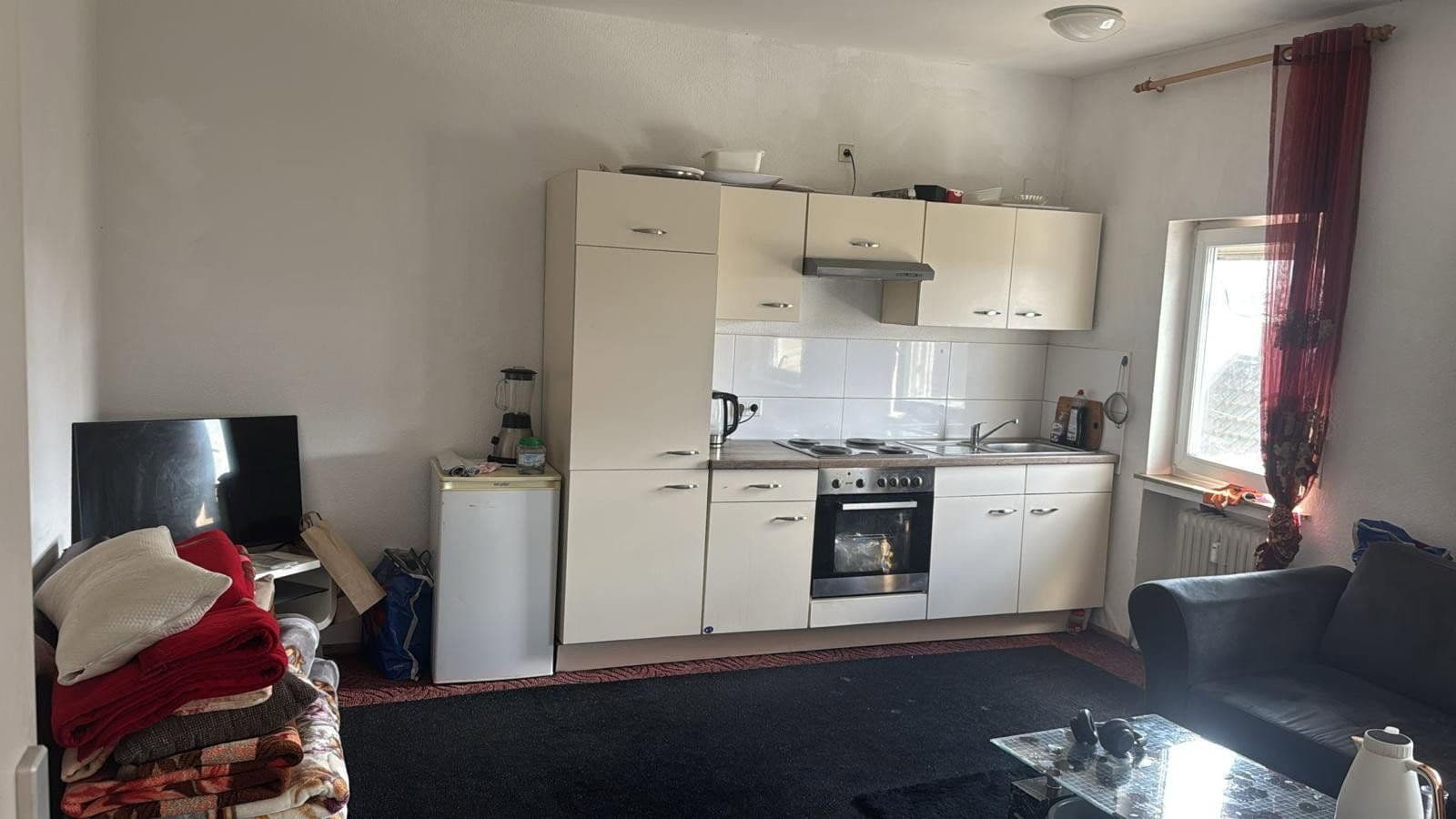 Prenájom bytu 2-izbový 40 m², Deutzer Straße 17a, Niederkassel, Severné Porýnie - Westfálsko Prenájom bytu 2-izbový 40 m², Deutzer Straße 17a, Niederkassel, Severné Porýnie - Westfálsko