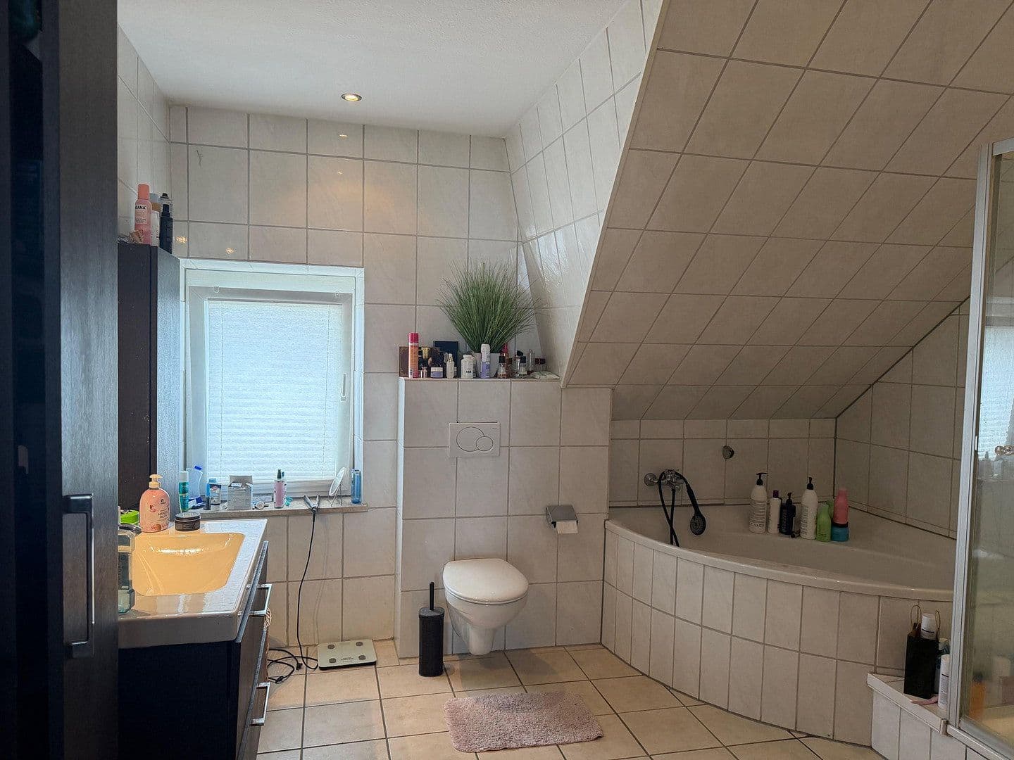 Prenájom bytu 2-izbový 65 m², Rathausstraße 17, Troisdorf, Severné Porýnie - Westfálsko Prenájom bytu 2-izbový 65 m², Rathausstraße 17, Troisdorf, Severné Porýnie - Westfálsko