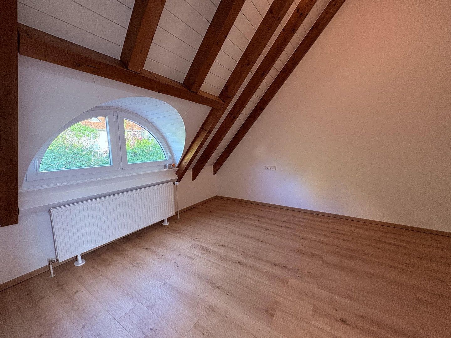 Prenájom bytu 2-izbový 70 m², Weingarten, Bádensko-Wurttembersko Prenájom bytu 2-izbový 70 m², Weingarten, Bádensko-Wurttembersko