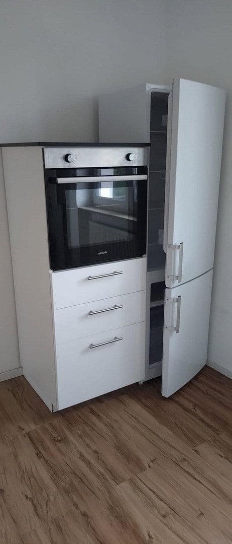 Prenájom bytu 4-izbový 89 m², Olpener Straße 701, Köln, Severné Porýnie - Westfálsko Prenájom bytu 4-izbový 89 m², Olpener Straße 701, Köln, Severné Porýnie - Westfálsko