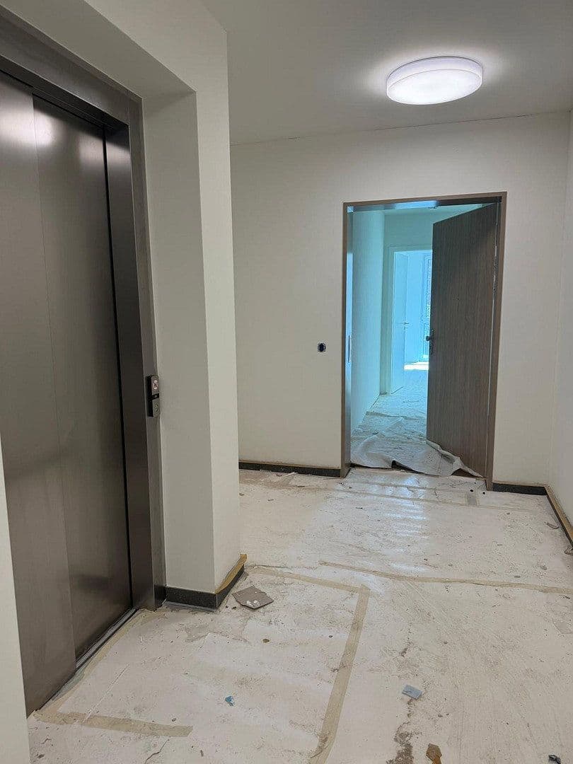 Prenájom bytu 3-izbový 84 m², Billhorner Kanalstraße 56, Hamburg, Hamburg Prenájom bytu 3-izbový 84 m², Billhorner Kanalstraße 56, Hamburg, Hamburg