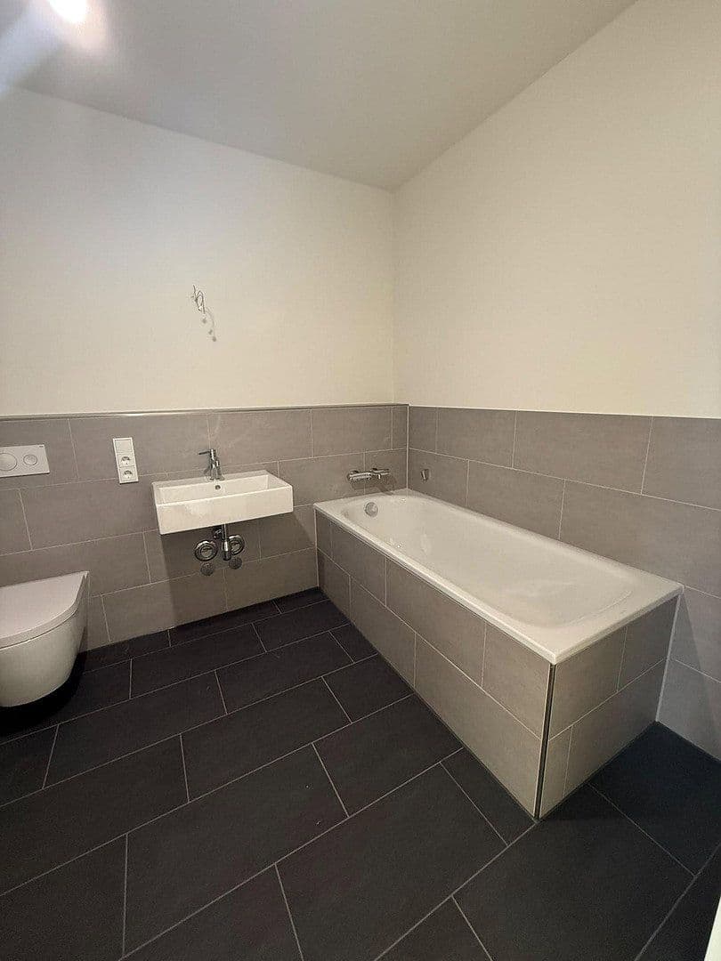 Prenájom bytu 3-izbový 84 m², Billhorner Kanalstraße 56, Hamburg, Hamburg Prenájom bytu 3-izbový 84 m², Billhorner Kanalstraße 56, Hamburg, Hamburg