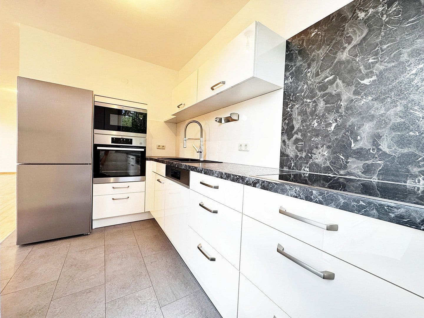 Prenájom bytu 3-izbový 88 m², Landsham bei Kirchheim, Bavorsko Prenájom bytu 3-izbový 88 m², Landsham bei Kirchheim, Bavorsko