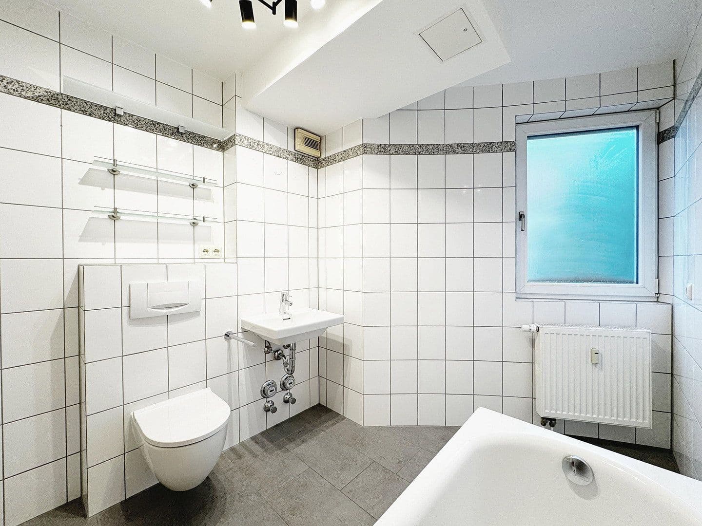 Prenájom bytu 3-izbový 88 m², Landsham bei Kirchheim, Bavorsko Prenájom bytu 3-izbový 88 m², Landsham bei Kirchheim, Bavorsko
