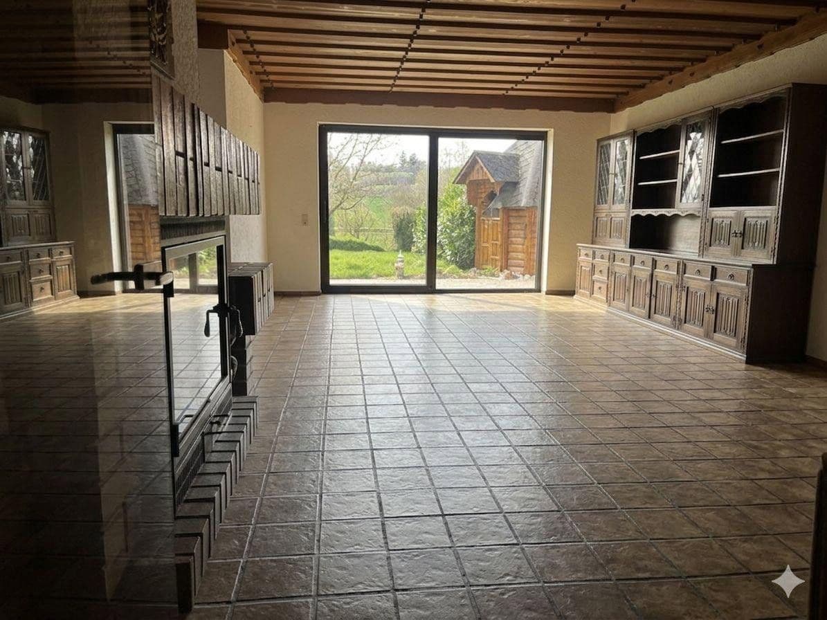 Predaj domu 200 m², pozemok 560 m², Bad Nauheim, Hesensko Predaj domu 200 m², pozemok 560 m², Bad Nauheim, Hesensko