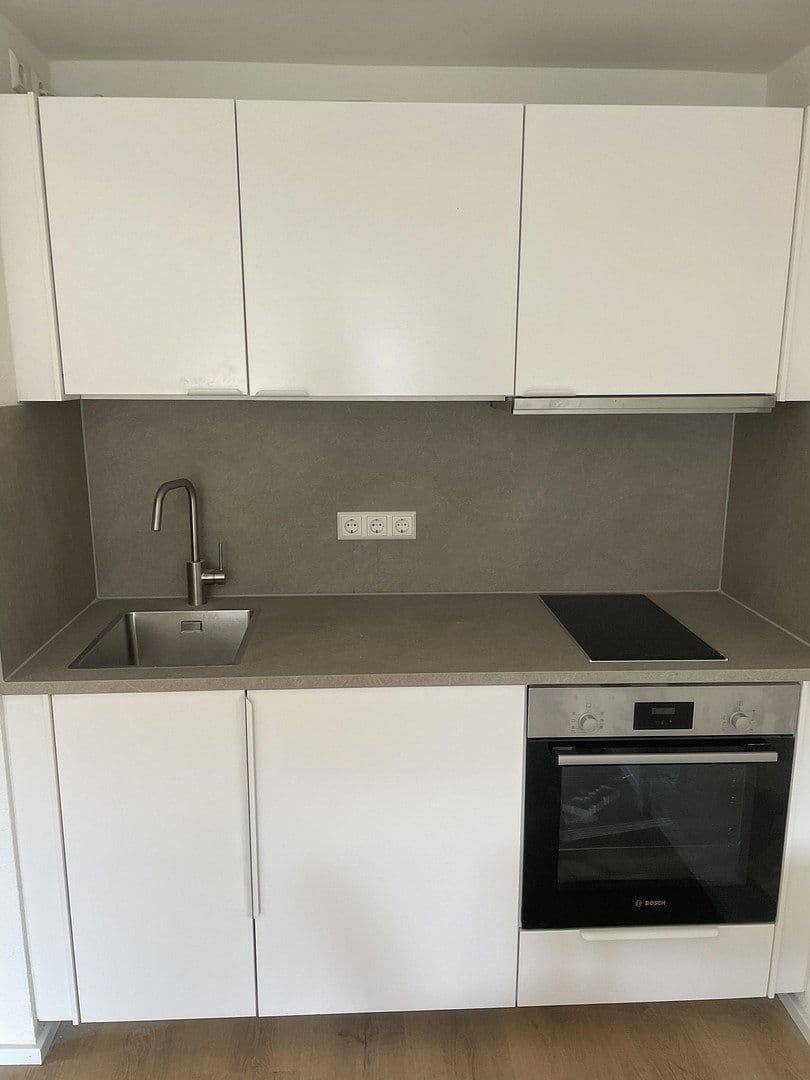 Prenájom bytu 2-izbový 30 m², Ludwigsburg, Bádensko-Wurttembersko Prenájom bytu 2-izbový 30 m², Ludwigsburg, Bádensko-Wurttembersko