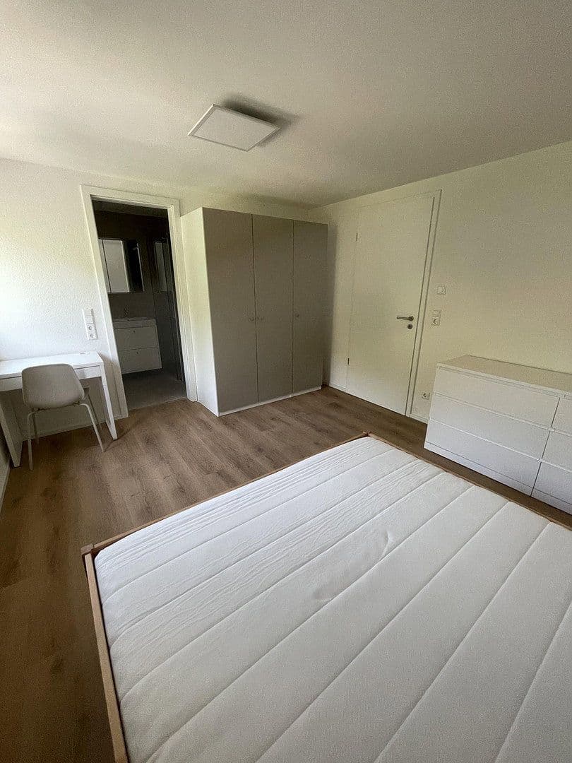 Prenájom bytu 2-izbový 30 m², Ludwigsburg, Bádensko-Wurttembersko Prenájom bytu 2-izbový 30 m², Ludwigsburg, Bádensko-Wurttembersko