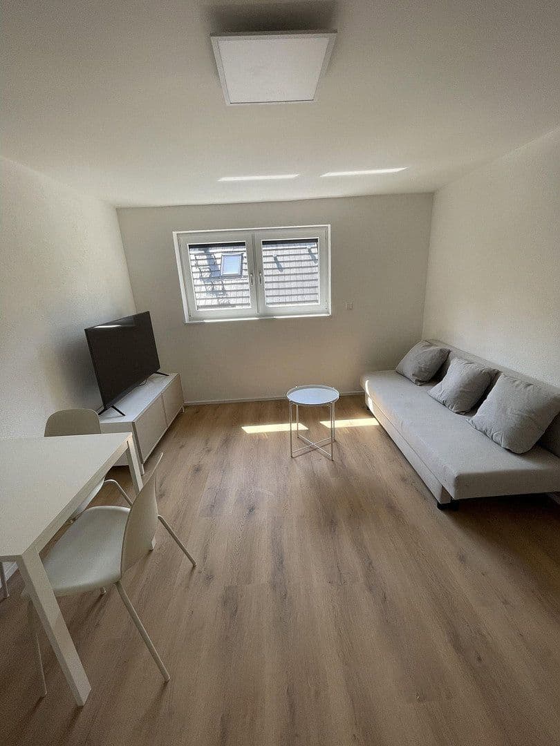 Prenájom bytu 2-izbový 30 m², Ludwigsburg, Bádensko-Wurttembersko Prenájom bytu 2-izbový 30 m², Ludwigsburg, Bádensko-Wurttembersko