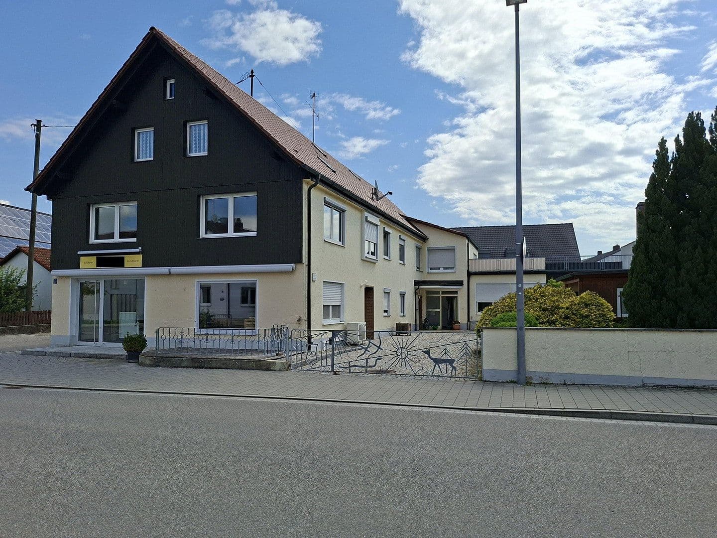 Predaj domu 480 m², pozemok 650 m², Tassilostraße 7, Münchsmünster, Bavorsko Predaj domu 480 m², pozemok 650 m², Tassilostraße 7, Münchsmünster, Bavorsko