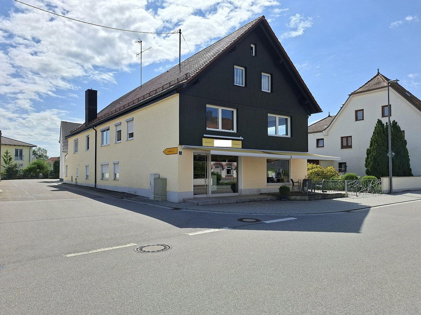 Predaj domu 480 m², pozemok 650 m², Tassilostraße 7, Münchsmünster, Bavorsko Predaj domu 480 m², pozemok 650 m², Tassilostraße 7, Münchsmünster, Bavorsko