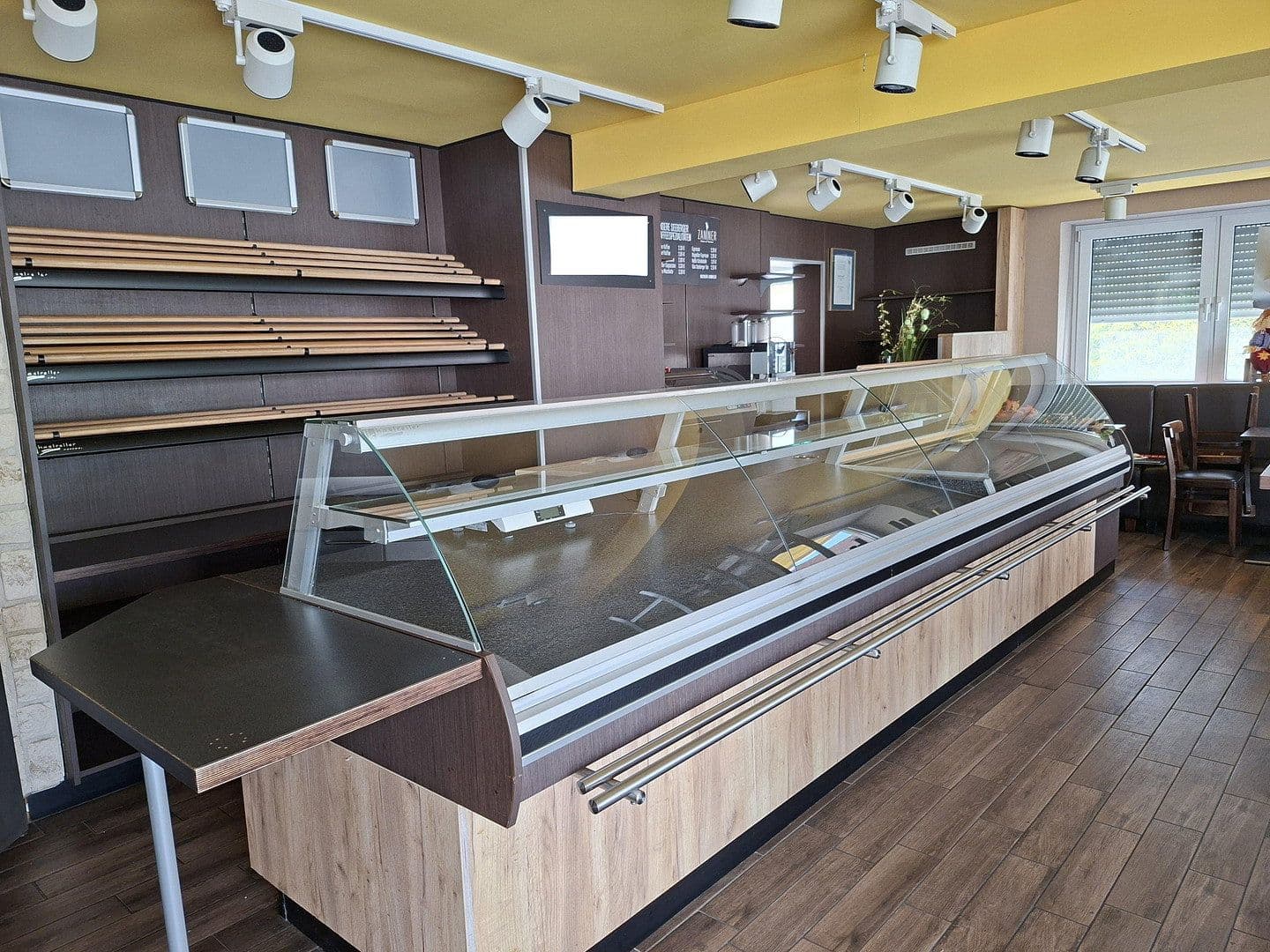 Predaj domu 480 m², pozemok 650 m², Tassilostraße 7, Münchsmünster, Bavorsko Predaj domu 480 m², pozemok 650 m², Tassilostraße 7, Münchsmünster, Bavorsko