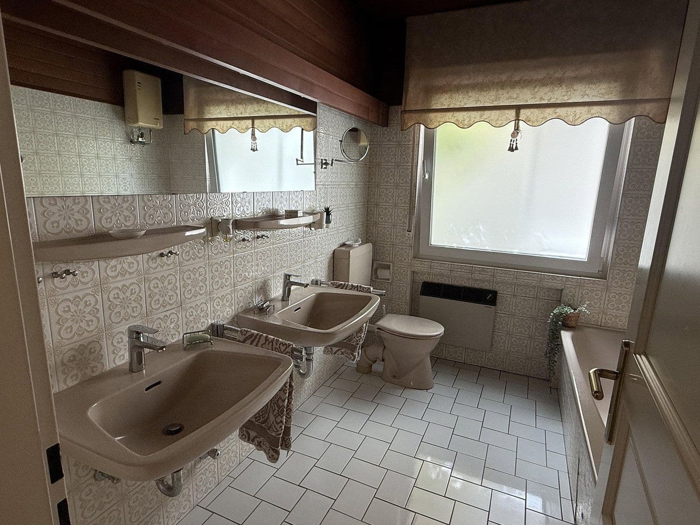 Predaj bytu 6-izbový 140 m², Rheinheldestraße 12, Neuwied, Porýnie-Falcko Predaj bytu 6-izbový 140 m², Rheinheldestraße 12, Neuwied, Porýnie-Falcko