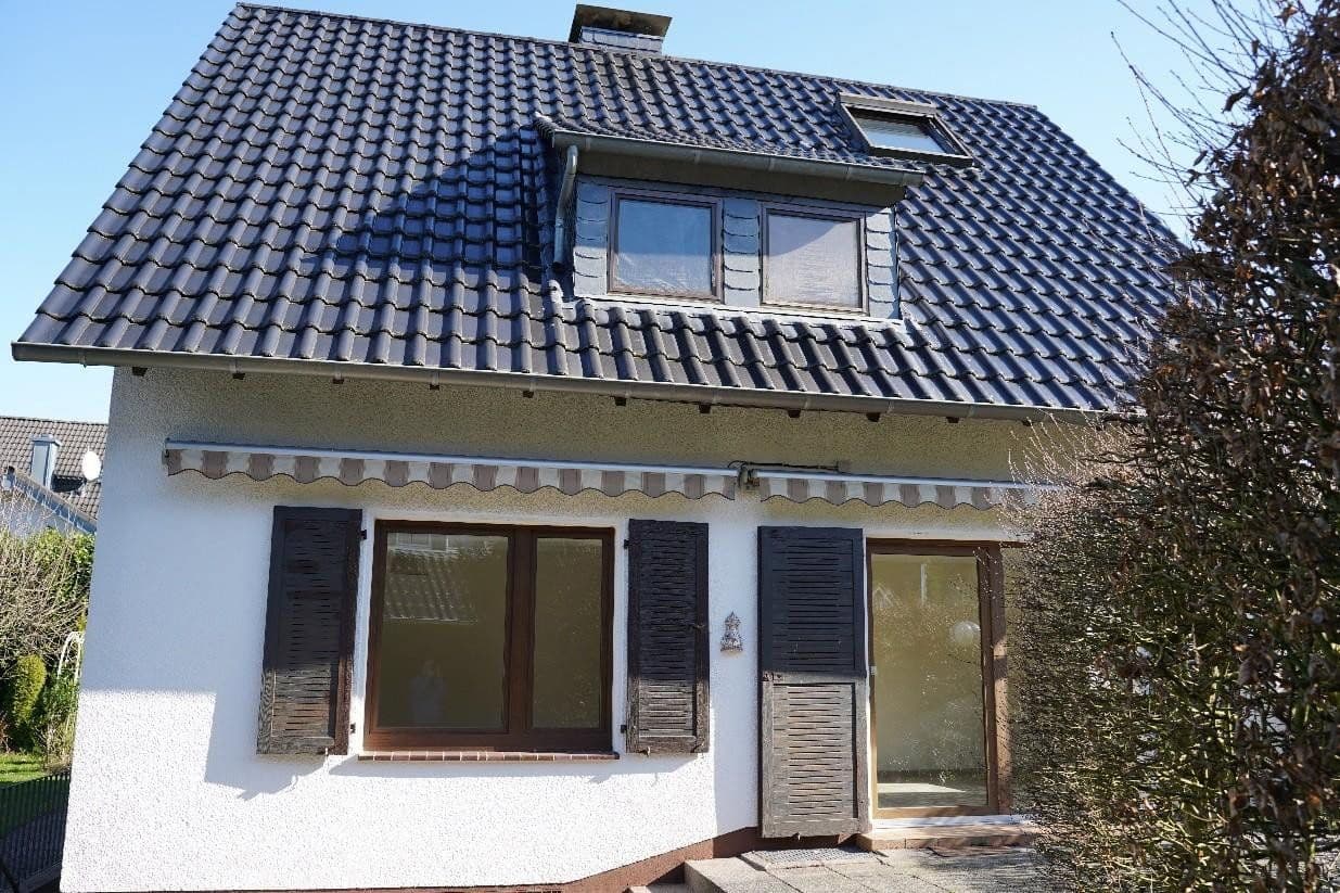 Predaj domu 142 m², pozemok 862 m², Odenthal, Severné Porýnie - Westfálsko Predaj domu 142 m², pozemok 862 m², Odenthal, Severné Porýnie - Westfálsko