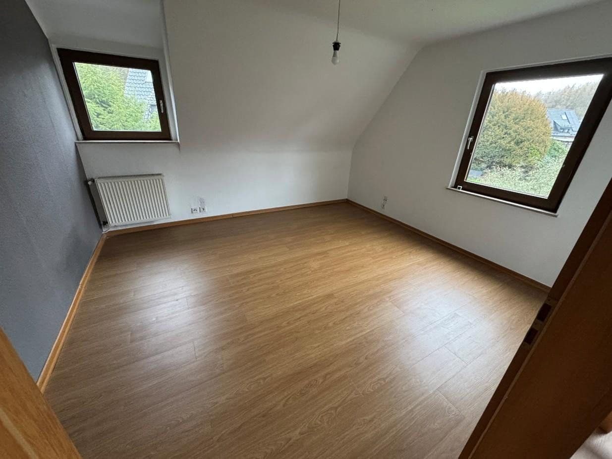 Predaj domu 142 m², pozemok 862 m², Odenthal, Severné Porýnie - Westfálsko Predaj domu 142 m², pozemok 862 m², Odenthal, Severné Porýnie - Westfálsko