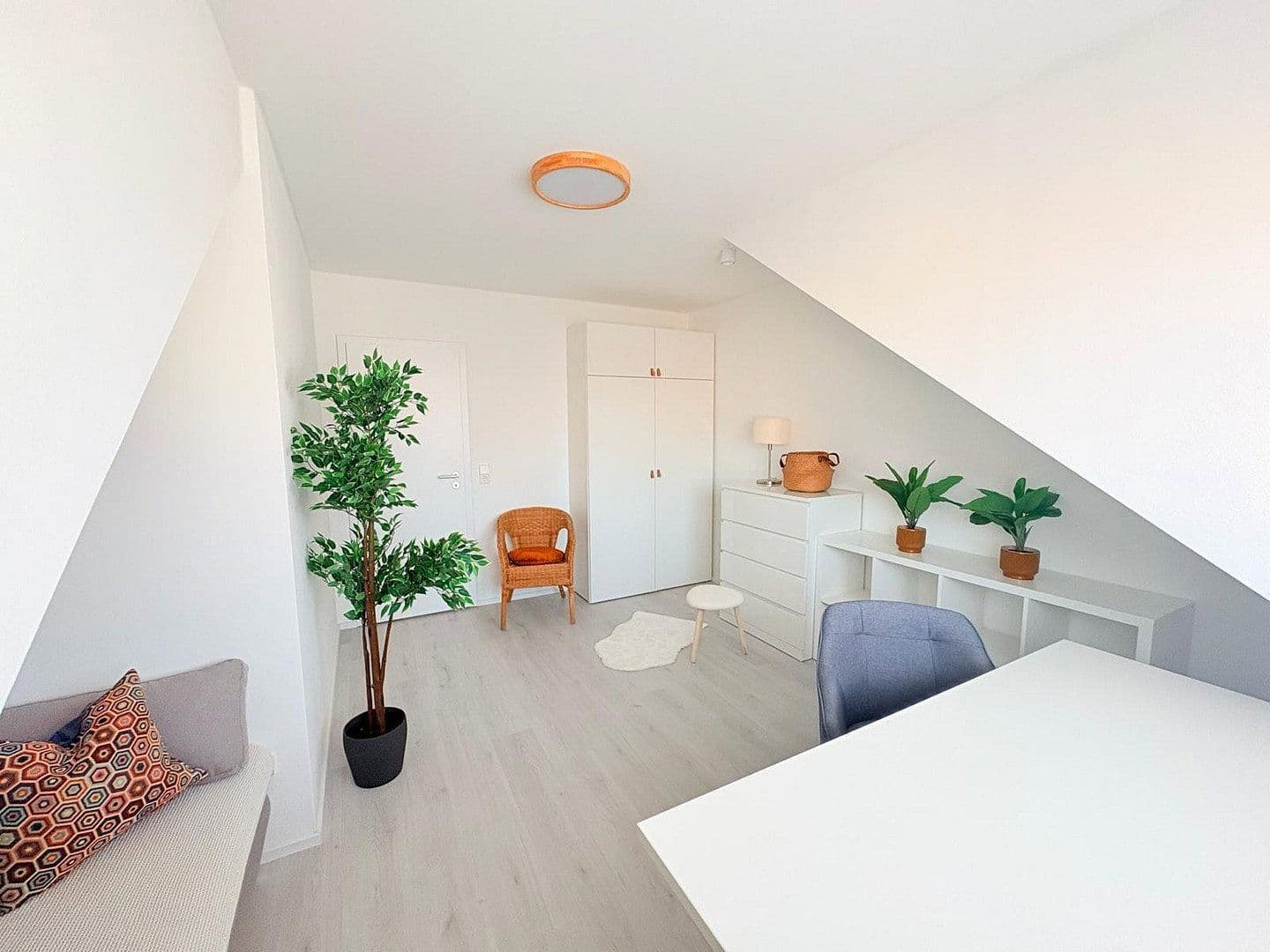 Prenájom bytu 3-izbový 80 m², Hockenheim, Bádensko-Wurttembersko Prenájom bytu 3-izbový 80 m², Hockenheim, Bádensko-Wurttembersko