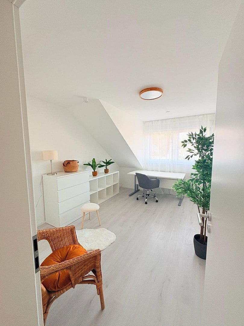 Prenájom bytu 3-izbový 80 m², Hockenheim, Bádensko-Wurttembersko Prenájom bytu 3-izbový 80 m², Hockenheim, Bádensko-Wurttembersko