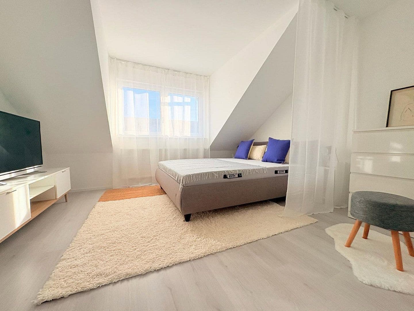 Prenájom bytu 3-izbový 80 m², Hockenheim, Bádensko-Wurttembersko Prenájom bytu 3-izbový 80 m², Hockenheim, Bádensko-Wurttembersko